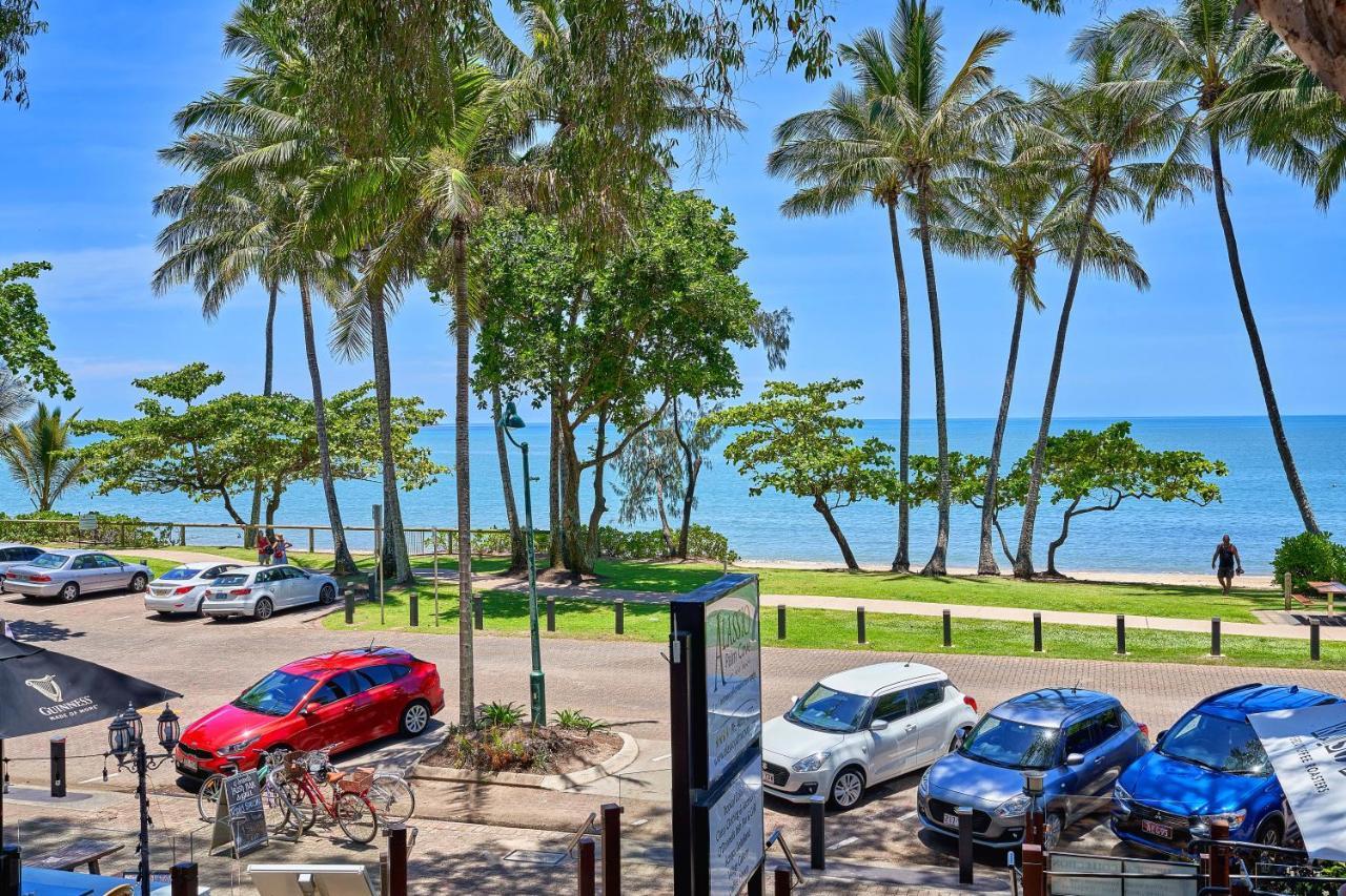Alassio Beachfront Apartments Palm Cove Exterior photo