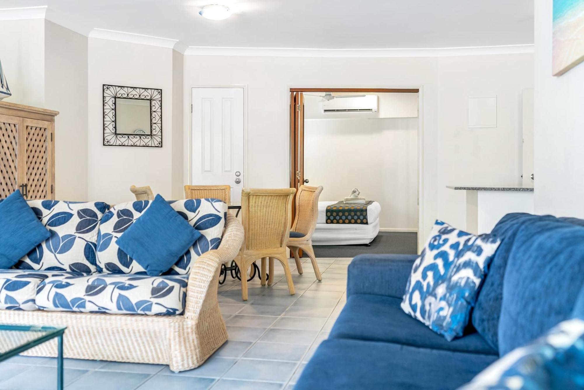 Alassio Beachfront Apartments Palm Cove Room photo